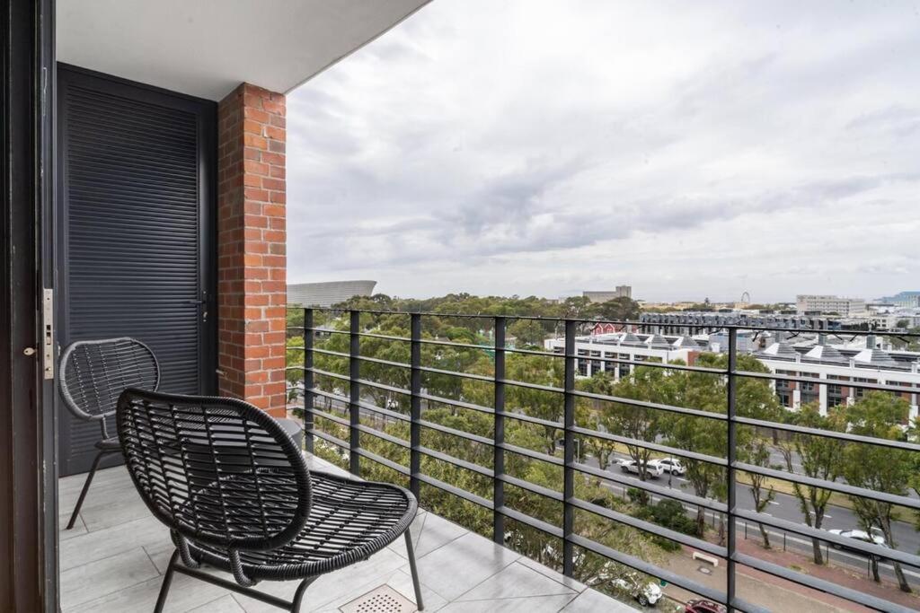 Styled Top Floor Apartment, With Back-Up Power 케이프타운 외부 사진
