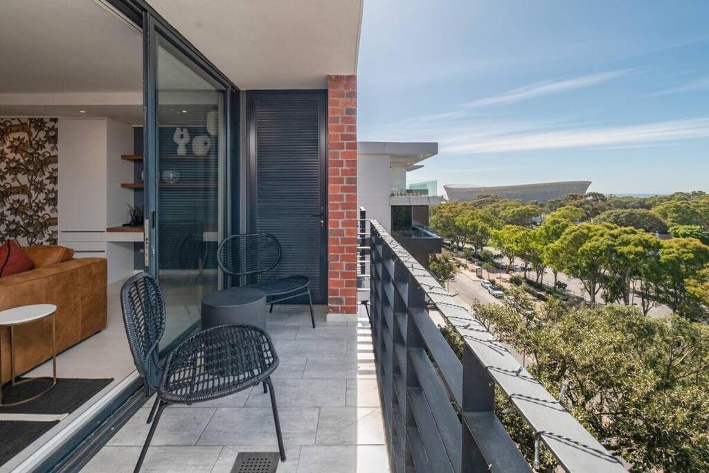 Styled Top Floor Apartment, With Back-Up Power 케이프타운 외부 사진