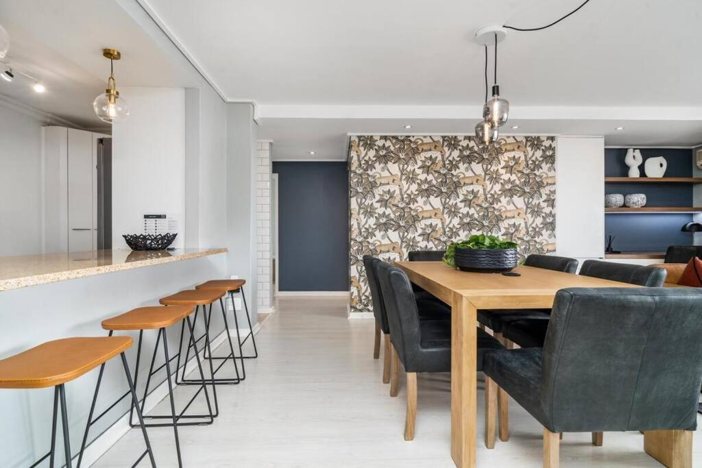 Styled Top Floor Apartment, With Back-Up Power 케이프타운 외부 사진