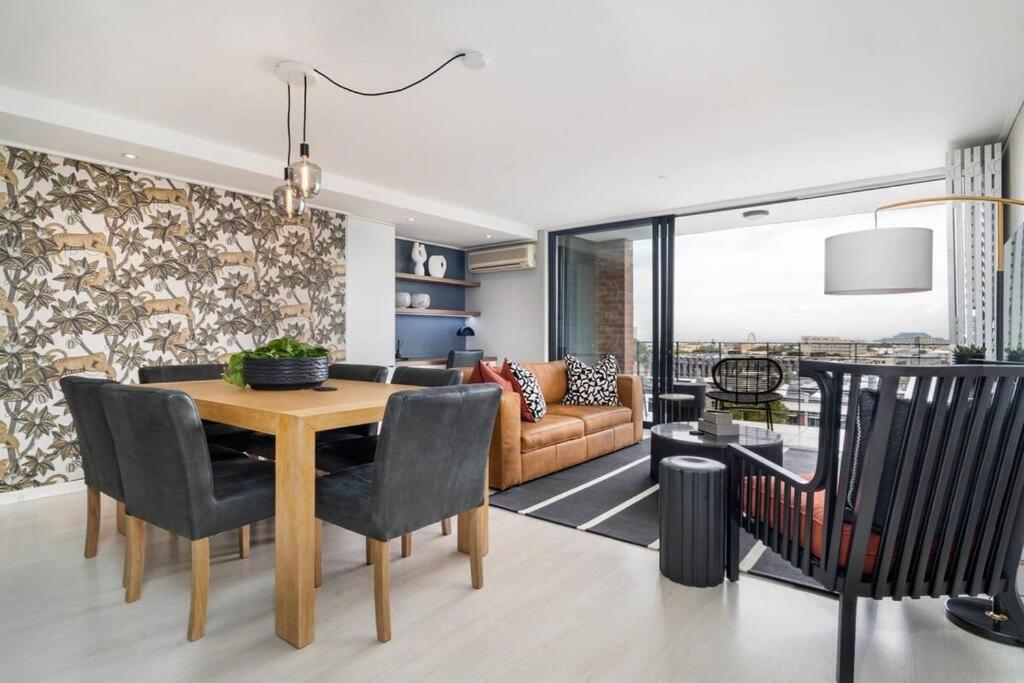 Styled Top Floor Apartment, With Back-Up Power 케이프타운 외부 사진