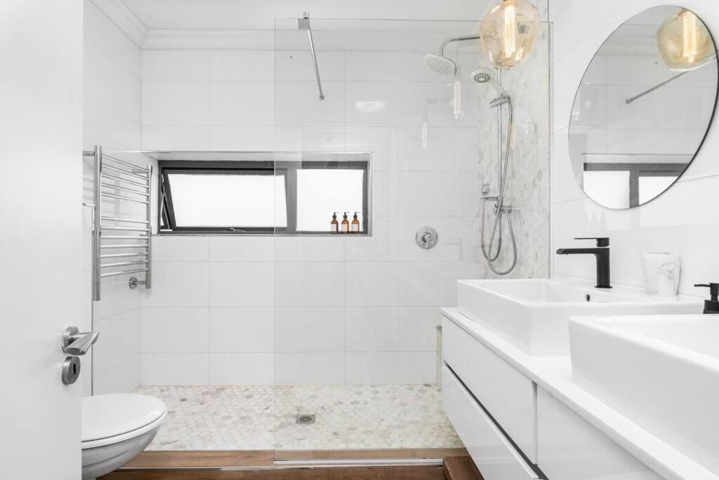 Styled Top Floor Apartment, With Back-Up Power 케이프타운 외부 사진
