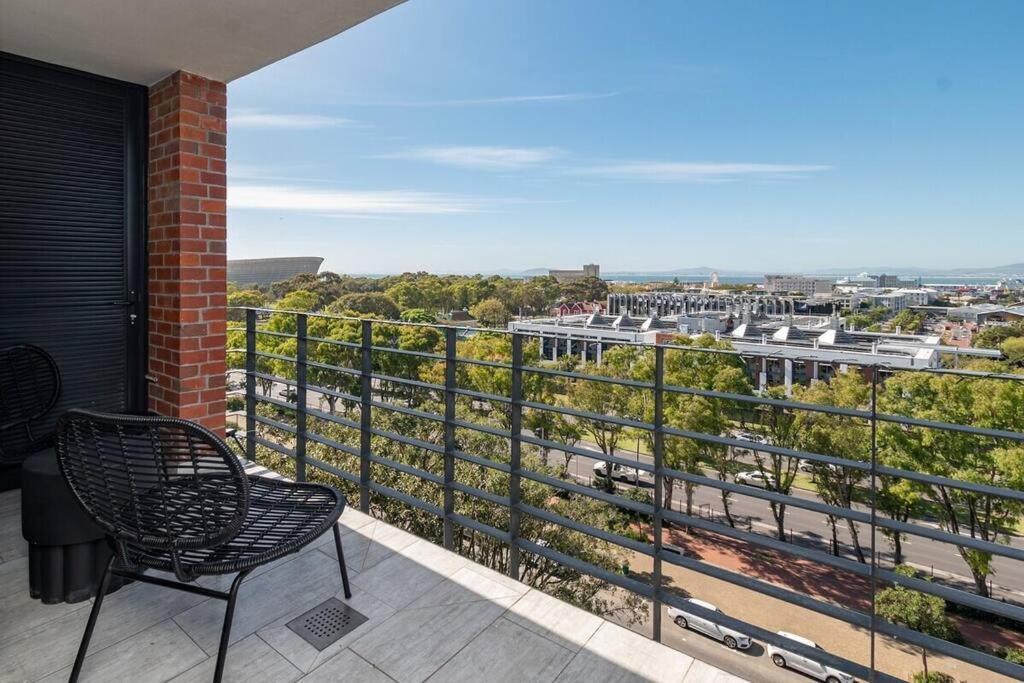 Styled Top Floor Apartment, With Back-Up Power 케이프타운 외부 사진